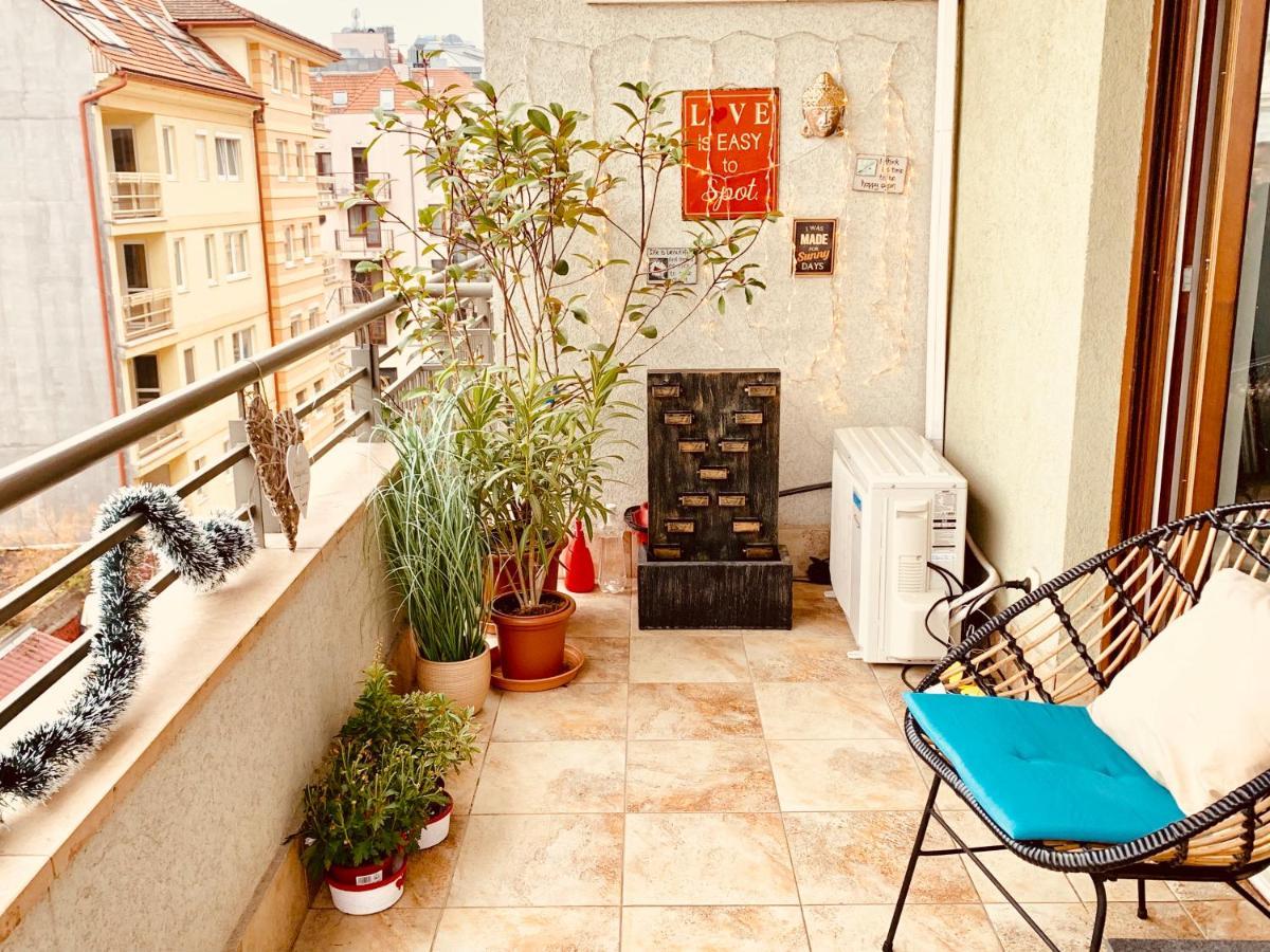 Sunny Deluxe Apt. & Terrace Budapest Exterior photo