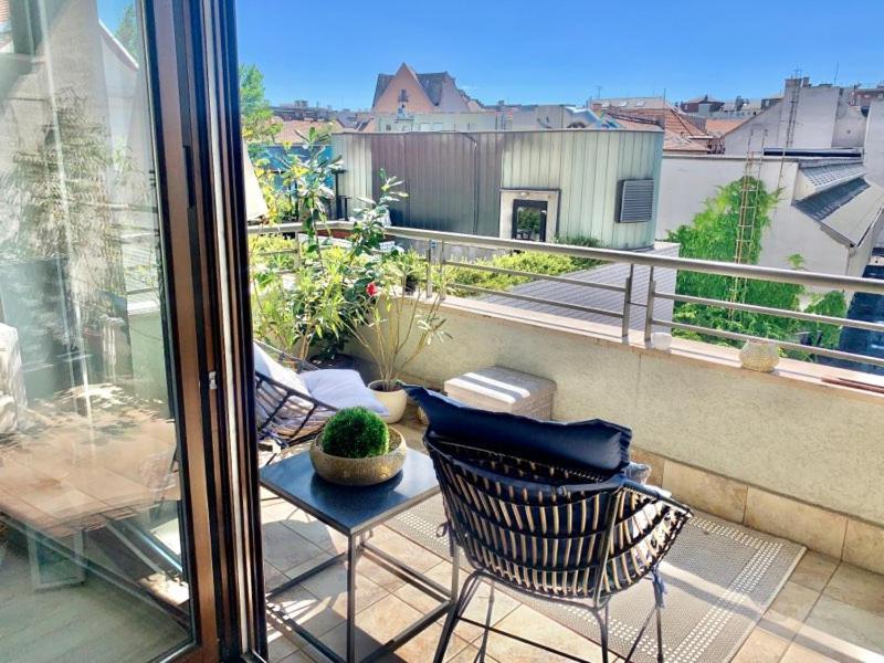 Sunny Deluxe Apt. & Terrace Budapest Exterior photo