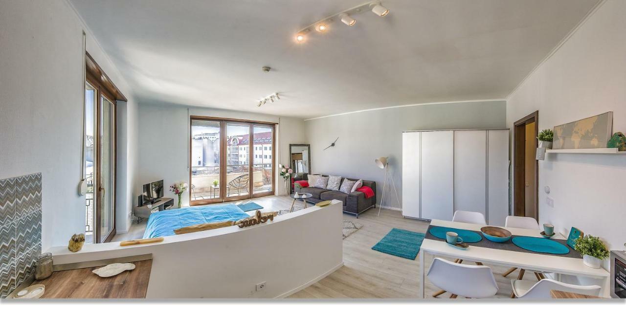 Sunny Deluxe Apt. & Terrace Budapest Exterior photo