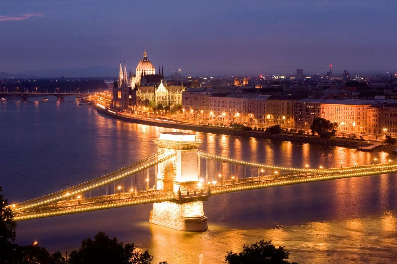 Sunny Deluxe Apt. & Terrace Budapest Exterior photo